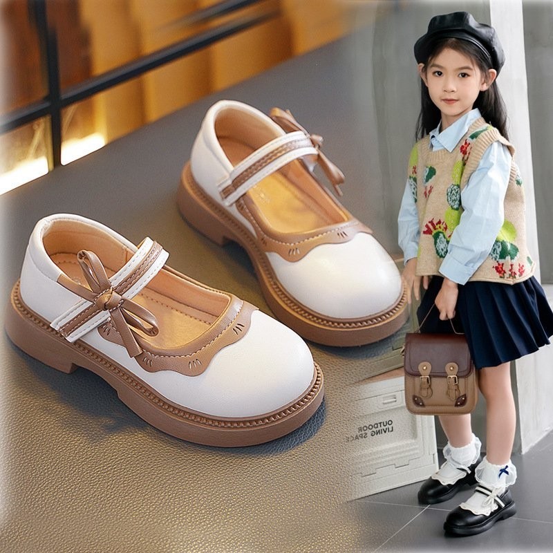 Giày búp bê bé gái, Giày bệt cho bé gái phong cách vintage chất da PU lì mềm mịn êm chân phối quai dán 832 Chip & mom