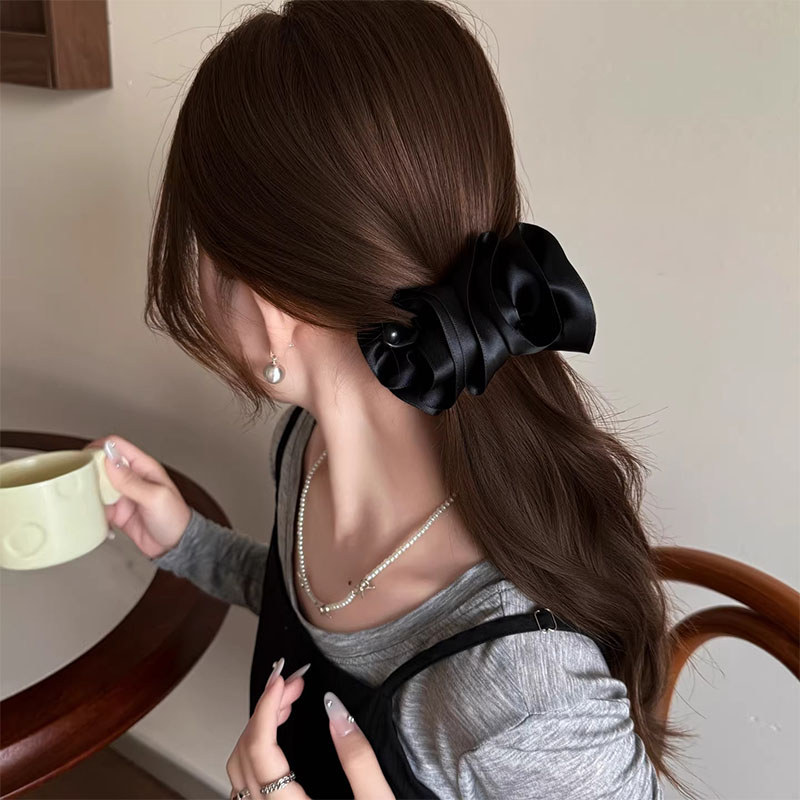 Kẹp chuối bong bóng xếp li Satin, Kẹp móng vuốt đuôi ngựa cao phong cách Pháp thanh lịch, Thiết kế đài phun nước Kẹp tóc bốc hơi