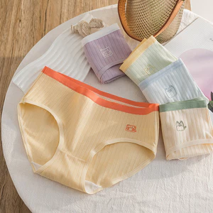 Quần lót Cotton nguyên chất dành cho nữ, khả năng hít thở tốt, thiết kế vừa phải.