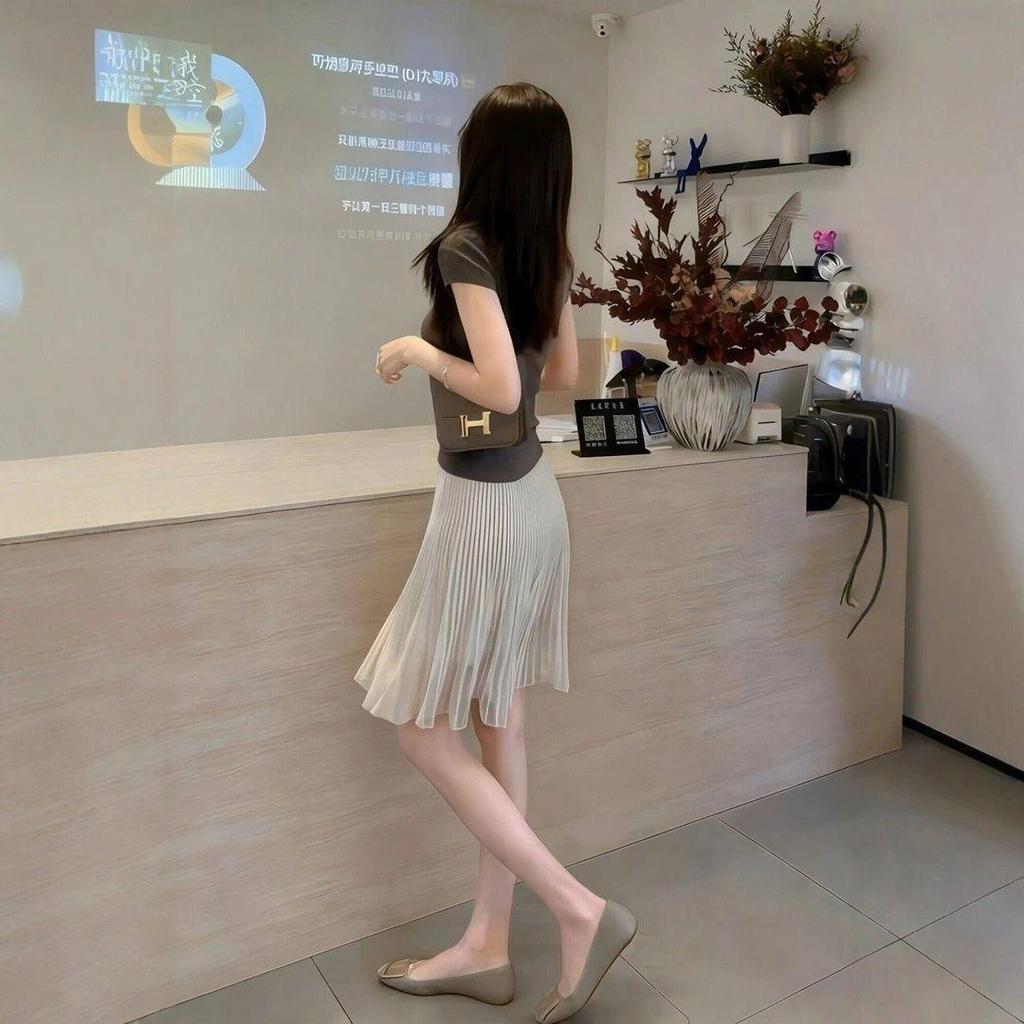 [Seckill trong thời gian có hạn] Cảm giác rõ ràng Tính khí xếp ly Mùa hè Phong cách mới Nhẹ nhàng Ôm hơn Váy vừa vặn