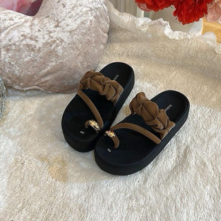 Dép Nữ Disnack quai sỏ ngón cái có nhúng xếp ly xinh xắn da mềm êm nhẹ chân cao 3cm chuẩn size mũi tròn dễ phối đồ