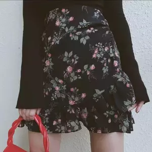 Mùa hè eo cao dáng rộng dáng ôm hơn Phong cách nhẹ nhàng Váy ren hoa Váy bánh