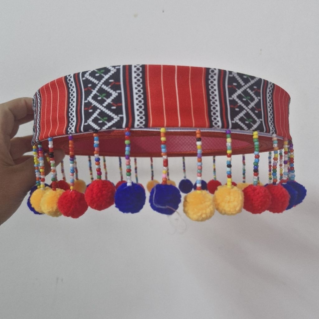 Mũ dân tộc dao, mũ kết hợp cùng các bộ váy nữ của dân tộc dao, Đạo cụ phụ kiện Nguyễn Nhật