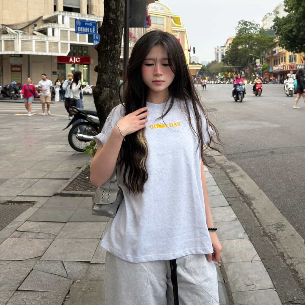 （Giao hàng 24h）Angela Áo thun oversized boxy, áo thun local 220gsm Cổ Tròn Unisex Nam Nữ Basic