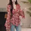 Áo sơ mi voan hoa cổ chữ V cổ điển dành cho nữ mùa xuân hè hẹp mỏng hơn trông đẹp hơn Kem chống nắng hàng đầu