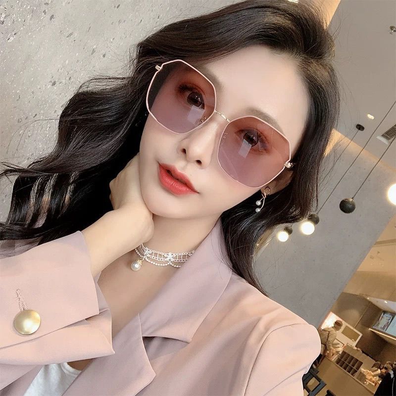 Kính râm lái xe cao cấp 2026 Kính râm phong cách mới Chống tia cực tím dành cho nữ có thể được trang bị kính cận thị với độ 26.3.22