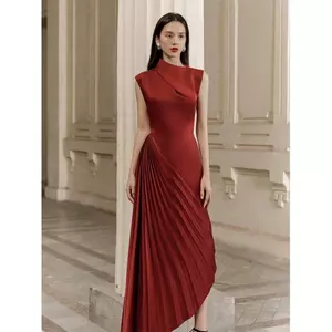 CS029- VÁY THIẾT KẾ SANG TRỌNG MÀU ĐỎ XẾPD LY VẠT CHÉO