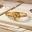 WEETW Vintage Vòng Tay Thanh Lịch, Vòng Tay Vòng Hoa Màu Vàng Thời Trang, Thanh Lịch Chống Thấm Nước Bằng Thép Không Gỉ Mở Cánh Tay Lắc Tay Đám Cưới