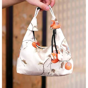 Túi xách nữ 66789 / Túi lưỡi liềm sợi mây thơm / 28 * 17cm + Dây đeo vai dài / Họa tiết đậm hoa Jacquard / Túi chéo / Túi điều chỉnh / Vị trí phù hợp phong cách Trung Quốc nhỏ / Túi hoa vuông nhỏ