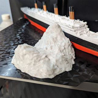Split In Half Titanic Bath Boat And Pool Toy, Break In Half RMS Titanic Toys