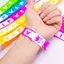 AqToCna 100 Chiếc VIP Neon Vòng Tay Giấy Huỳnh Quang Chống Thấm Nước Dùng Một Lần Vòng Tay Chống Tamper Cho Các Bữa Tiệc, Lễ Hội Âm Nhạc & Sự Kiện AqToCna