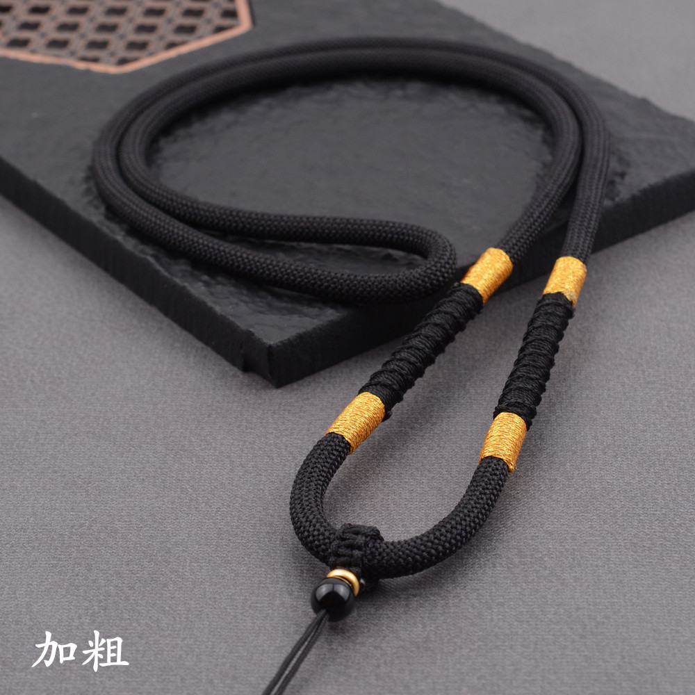 Trang sức thủ công phong cách cổ điển với phụ kiện cổ và dây chuyền cố định, phù hợp cho nam giới