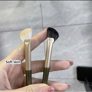 Cọ Xéo Mẫu 305 Đánh Khối Mũi Đầu Vát Dẹt Lông Mềm Mại, Dễ Tạo Hiệu Ứng 3 Chiều Tự Nhiên- Phúc Hưng