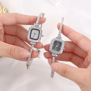 Đồng hồ thời trang giản dị Kim cương vuông Đồng hồ đeo tay điều chỉnh miễn phí Phong cách đồng hồ 26.5.15
