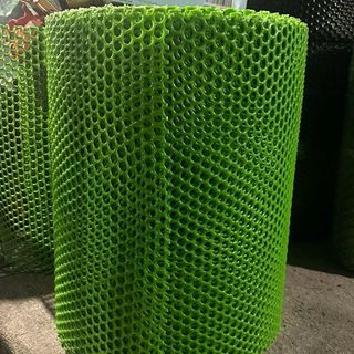 Cao 1,5M dài 5M. Lưới mắt cáo xanh, đen( Hàng loạ A)   Hàng mỏng dẻo. Lưới làm chuồng trại. Lót sàn gà vịt.