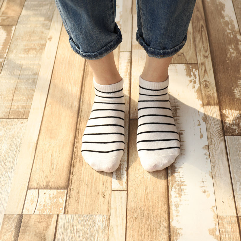 Tất nữ cotton nguyên chất sọc đen trắng, tất mỏng thoáng khí mùa hè, tất dài đa năng cho học sinh, tất thể thao cotton thoải mái.