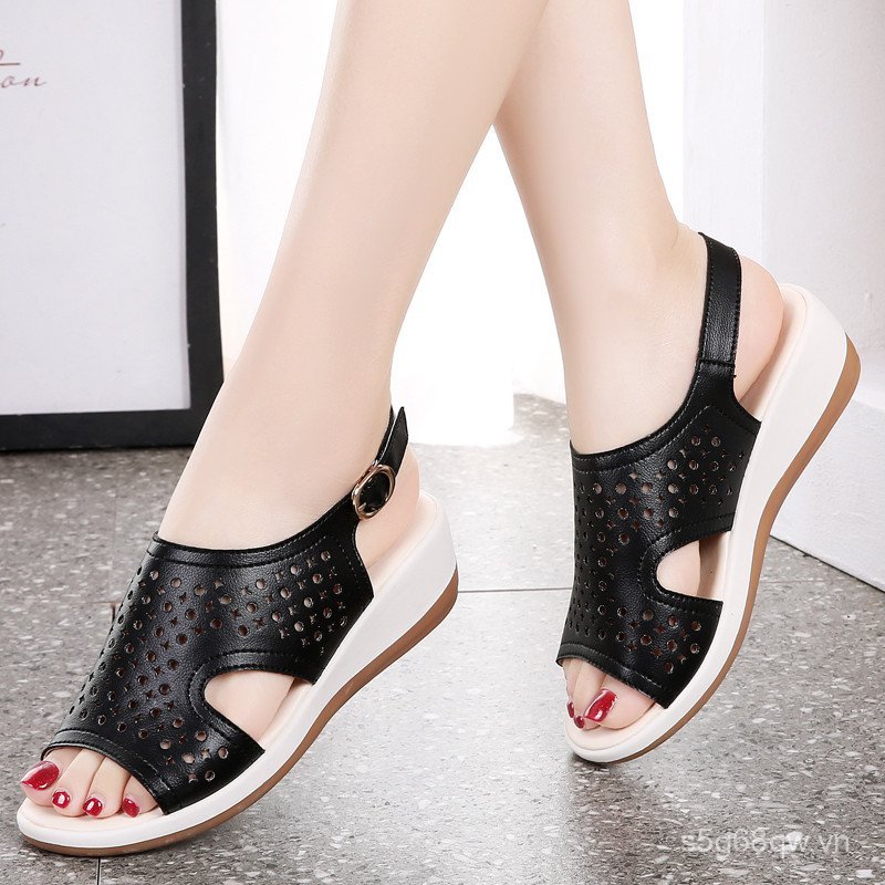 Sandal đế mềm mới của Trung Quốc Dây đeo mở mũi Liên hệ