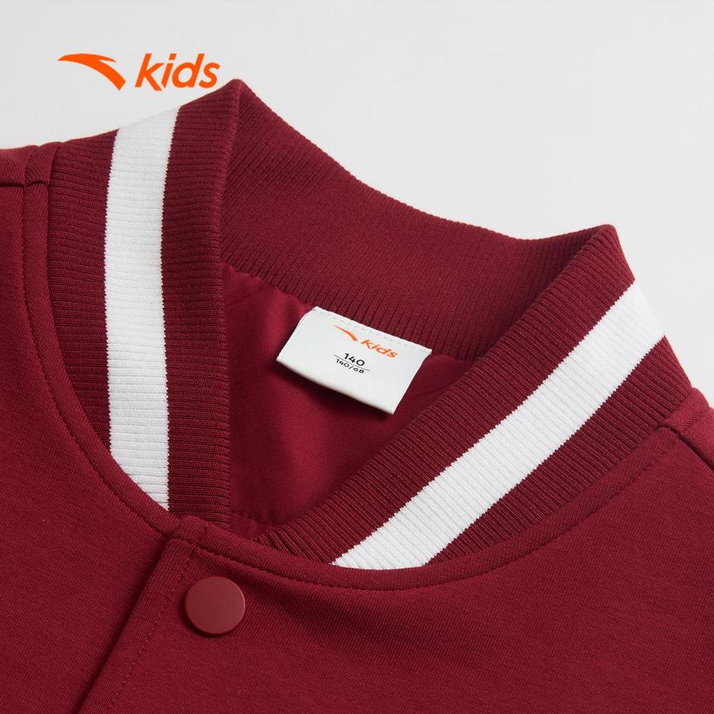 ANTA Kids Áo Khoác Bóng Rổ Thể Thao Bé Trai Varsity 3525D1740. Giữ Ấm, Form Rộng, Thoải Mái Vận Động Mùa Thu Đông