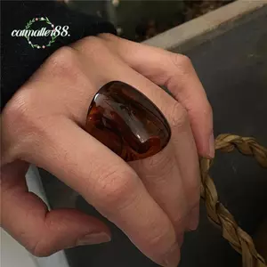 Nhẫn Chunky Mặt Rộng cổ điển, làm từ nhựa hình học phóng đạipunk, phù hợp cho style thời trang