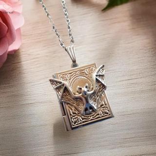 Vòng cổ hình dơi bay phong cách Gothic, phù hợp làm quà tặng cho người yêu sách