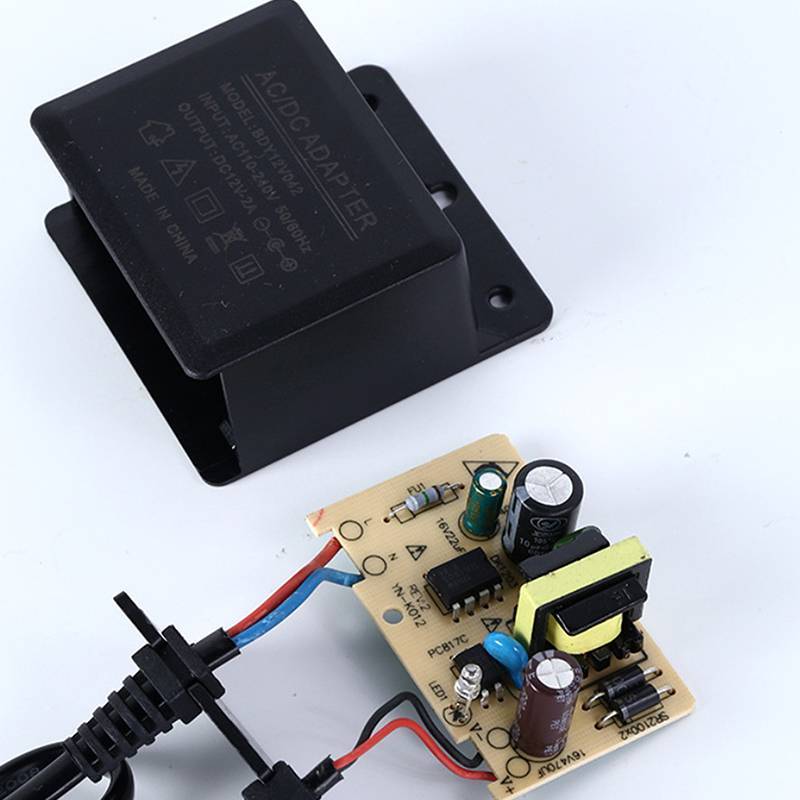 Lat 1 Cái Chống Nước EU / US Cắm Bộ Chuyển Đổi Nguồn DC12V 2A Cho Giám Sát An Ninh Quan Sát AHD Camera Sạc NVR DVR Đầu Vào AC100V-240V linh cẩu