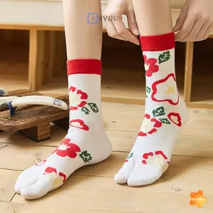 Hoạt Hình Nhiều Màu Sắc Lược Cotton Nữ Hai Ngón Chân Sos Nho Sóng Cá Chép Nhật Bản Bông Tai Kẹp Dễ Thương Ngộ nghĩnh Tabi Mới
