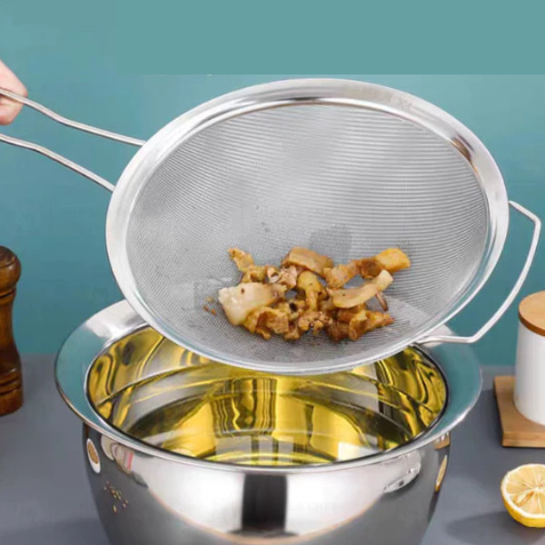 Rây Lọc Inox Cao Cấp Tay Cầm Cách Nhiệt, Lọc Thực Phẩm Nhanh và Tiện Lợi
