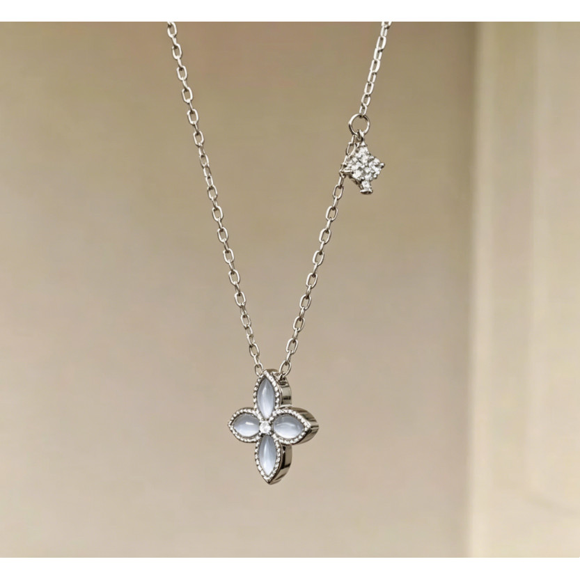 Vòng cổ nữ đa năng hình cỏ ba lá xanh xám thời trang và mát mẻ