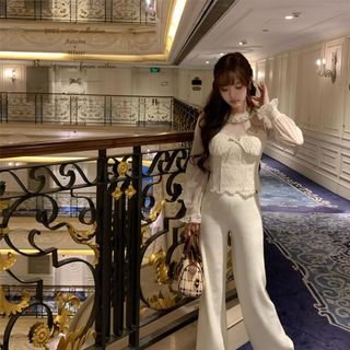 Áo sơ mi nữ ren retro slim-fit với cổ hơi trong suốt và nẹp eo ngọt ngào