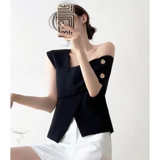 HB - Áo Lệch Vai Nữ Thiết Kế Đính Cúc Đồng Mix Quần Short