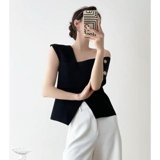 HB - Áo Lệch Vai Nữ Thiết Kế Đính Cúc Đồng Mix Quần Short
