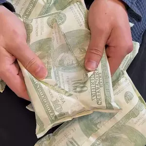 Cùng Phong Cách Mỹ Giấy Vẽ Sáng Tạo In Tiền Khăn Giấy Dày Di Động Khăn Tay Giấy Giả Đô La Mỹ Vẽ Giấy