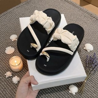Dép Nữ Disnack quai sỏ ngón cái có nhúng xếp ly xinh xắn da mềm êm nhẹ chân cao 3cm chuẩn size mũi tròn dễ phối đồ