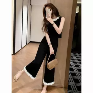 Mùa Hè 2026 Siêu Nóng Giảm Tuổi Mặc Toàn Bộ Nhẹ Trưởng Thành Niche Chống Va Chạm Quần Hoa Đen Bộ Đồ Hai Mảnh