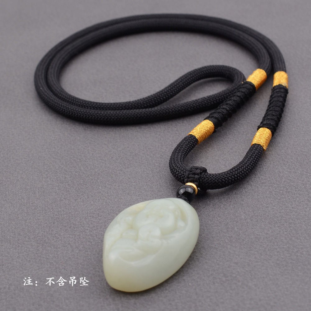 Trang sức thủ công phong cách cổ điển với phụ kiện cổ và dây chuyền cố định, phù hợp cho nam giới