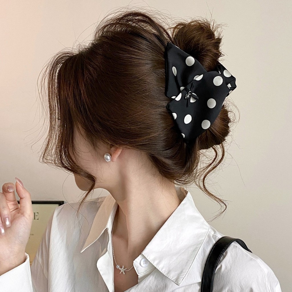 Kẹp tóc hình tam giác chấm bi kiểu Pháp Kẹp tóc nữ cá mập