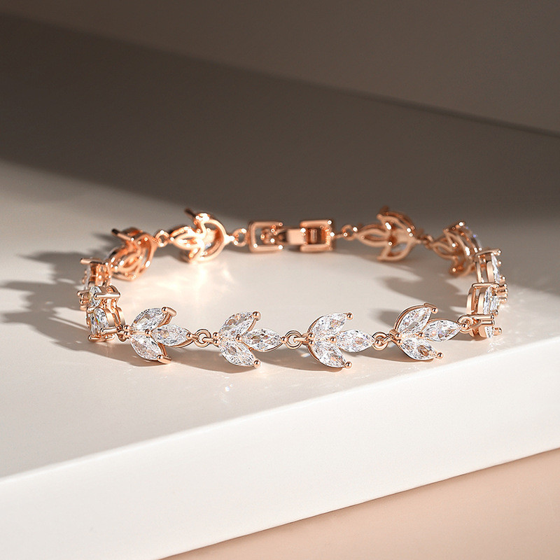 Vòng Tay Lá Zircon Phong Cách Châu Âu Mỹ, Thiết Kế Sang Trọng Với Ánh Sáng Nhấp Nháy