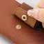 PNPIA- Vỏ kính da PU Giá đỡ kính râm di động có dây đeo cổ tay Phụ kiện du lịch tiện lợi cho kính mắt