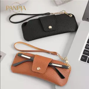 PNPIA- Vỏ kính da PU Giá đỡ kính râm di động có dây đeo cổ tay Phụ kiện du lịch tiện lợi cho kính mắt