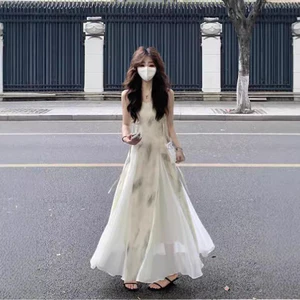 Váy treo màu trắng dành cho nữ, váy dài chữ A nghệ thuật và thanh lịch
