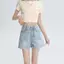 Quần short Denim uốn cong màu xanh cổ điển 2026 Thiết kế mùa xuân Phong cách mới giữa eo dáng rộng hơn Quần nhỏ nóng mùa hè