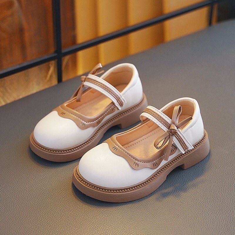 Giày búp bê bé gái, Giày bệt cho bé gái phong cách vintage chất da PU lì mềm mịn êm chân phối quai dán 832 Chip & mom