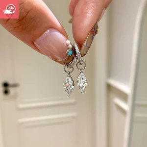 Mẫu khuyên tai zirconia tinh xảo dành cho phái đẹp, phù hợp để đeo hàng ngày
