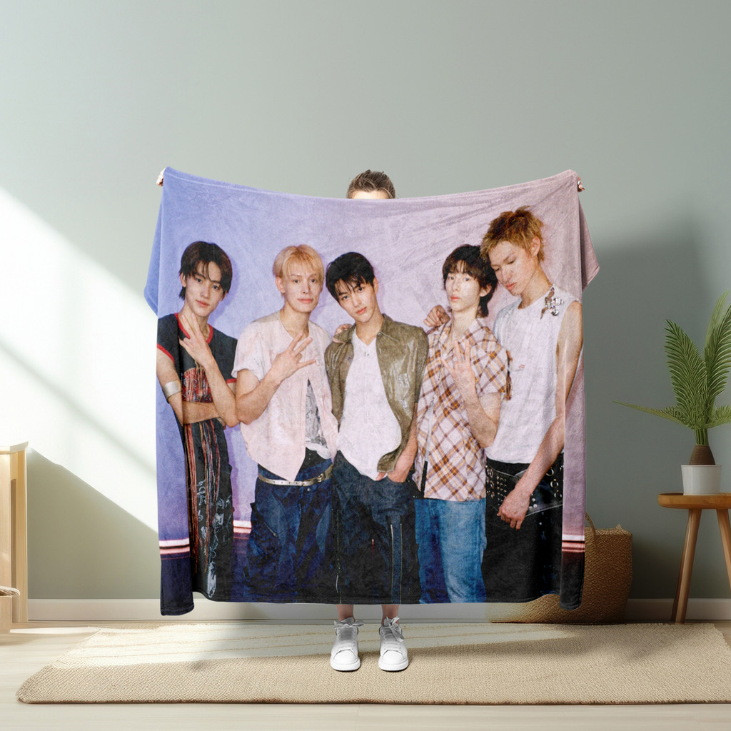 Chăn Flannel in hình một mặt Kpop CORTIS cho ghế Sofa, giường ngủ, văn phòng hoặc du lịch