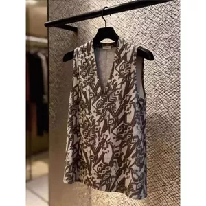 Mặc áo Vest cổ chữ V in kiểu Pháp Áo sơ mi nhỏ không tay phong cách mới phù hợp cho nữ