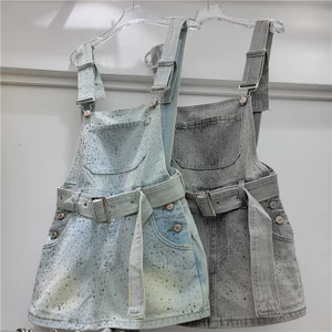 Công Nghiệp Nặng Nóng Kim Cương Denim Dây Đeo Đầm Nữ 2026 Thiết Kế Phong Cách Mới Váy Ngắn Ôm Hơn Nhìn Ôm Vừa Vặn Hông Culottes