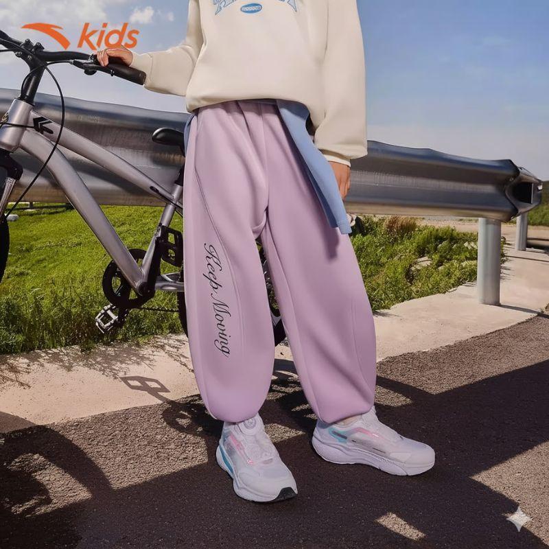 ANTA Kids Quần Nỉ Jogger Dài Bé gái 362547735U – Mềm, Ấm, Bo Gấu, Co Giãn, Thoải Mái Mặc Hằng Ngày
