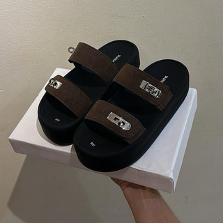 Dép Nữ IGU 2 quai ngang có khóa vặn tròn da lộn trẻ trung cá tính cao 5cm và 2cm nhẹ chân mũi dễ phối đồ