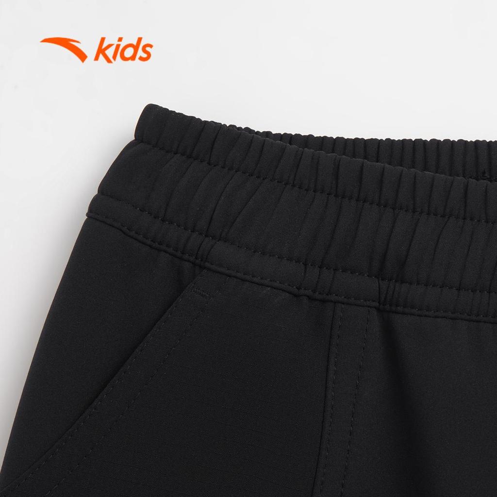 ANTA Kids Quần Jogger Dài Bé Trai 3526A8501 – Thoải Mái, Form Rộng Dễ Mặc, Bo Gấu, Phong Cách Sporty