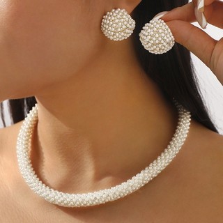 Trang sức thanh lịch, sang trọng gồm vòng cổ và bông tai